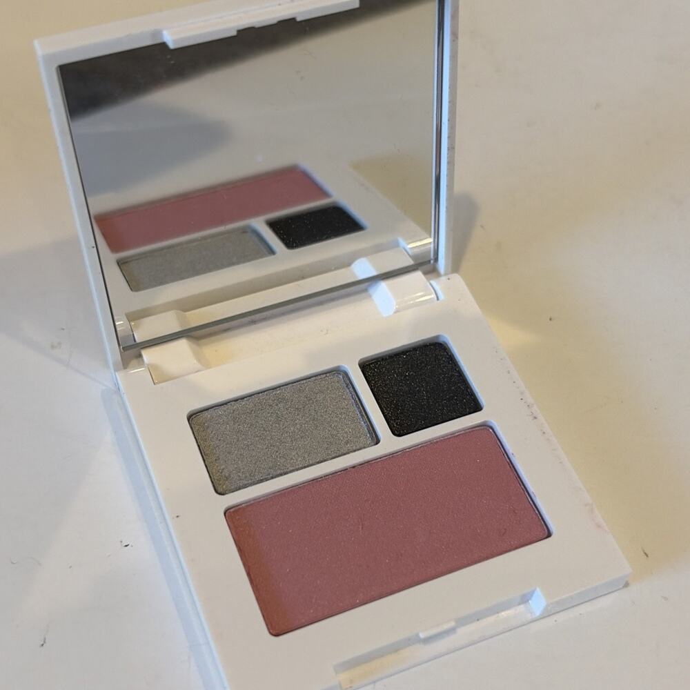 Vera For Clinique 09 Smoke & Mirrors 21 Silver Lining Eyeshadow, 08 Cupid Blush